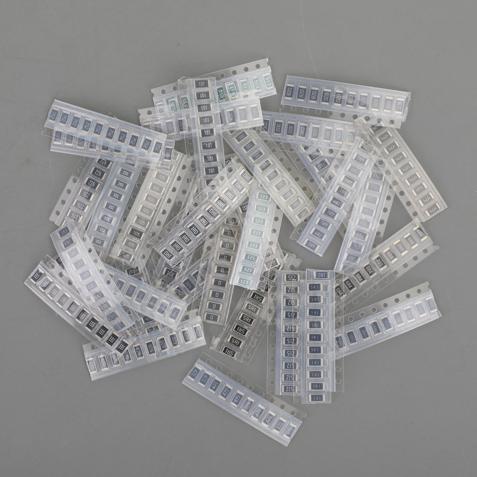 330PCS 2010 SMD Resistor Assorted Kit 1R-1M Ohm 5% 33 Values x 10PCS