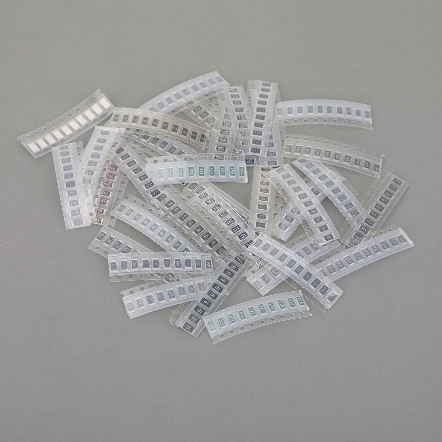 330PCS 2010 SMD Resistor Assorted Kit 1R-1M Ohm 5% 33 Values x 10PCS