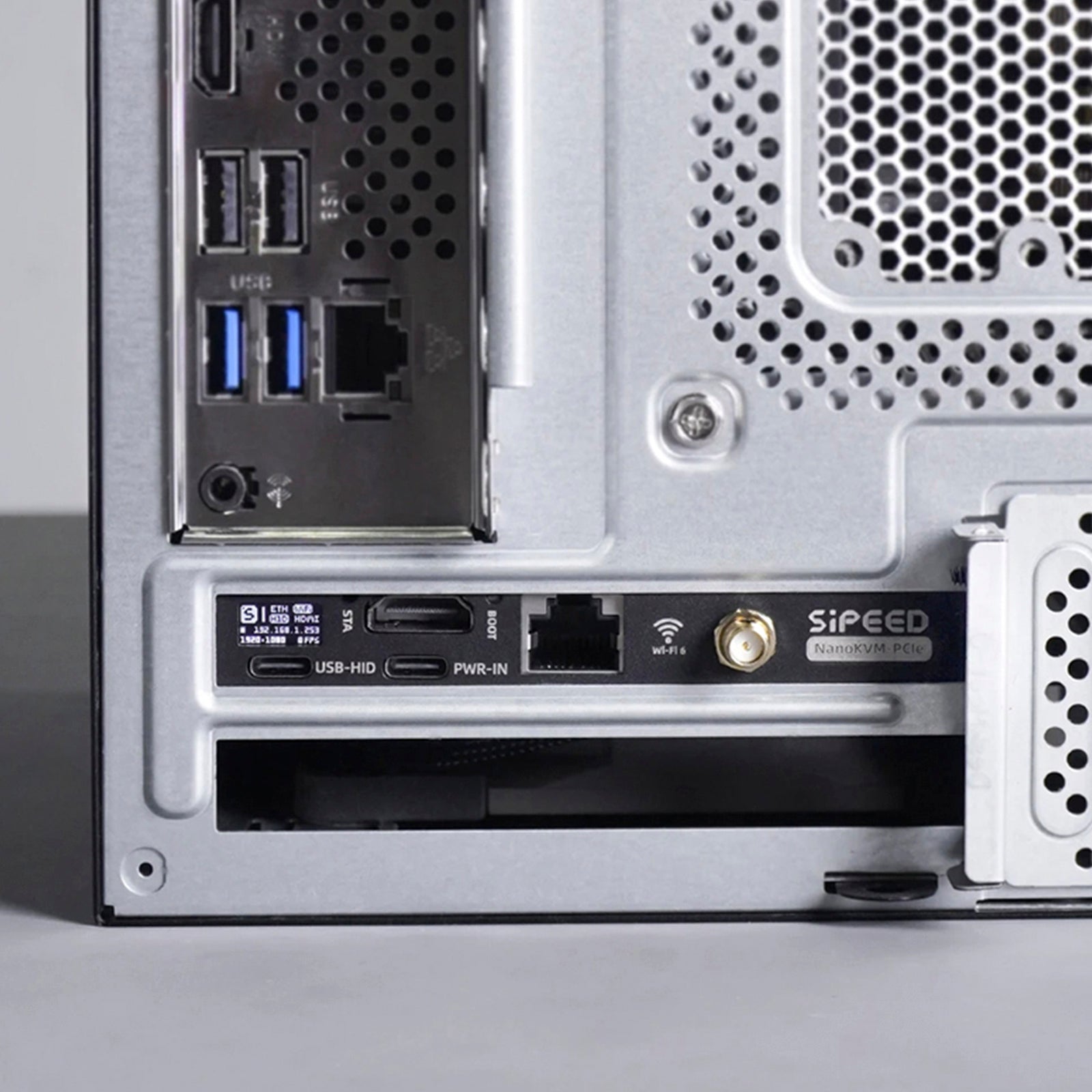 Sipeed NanoKVM-PCIe Remote Control Operation Maintenance Server Remote Desktop